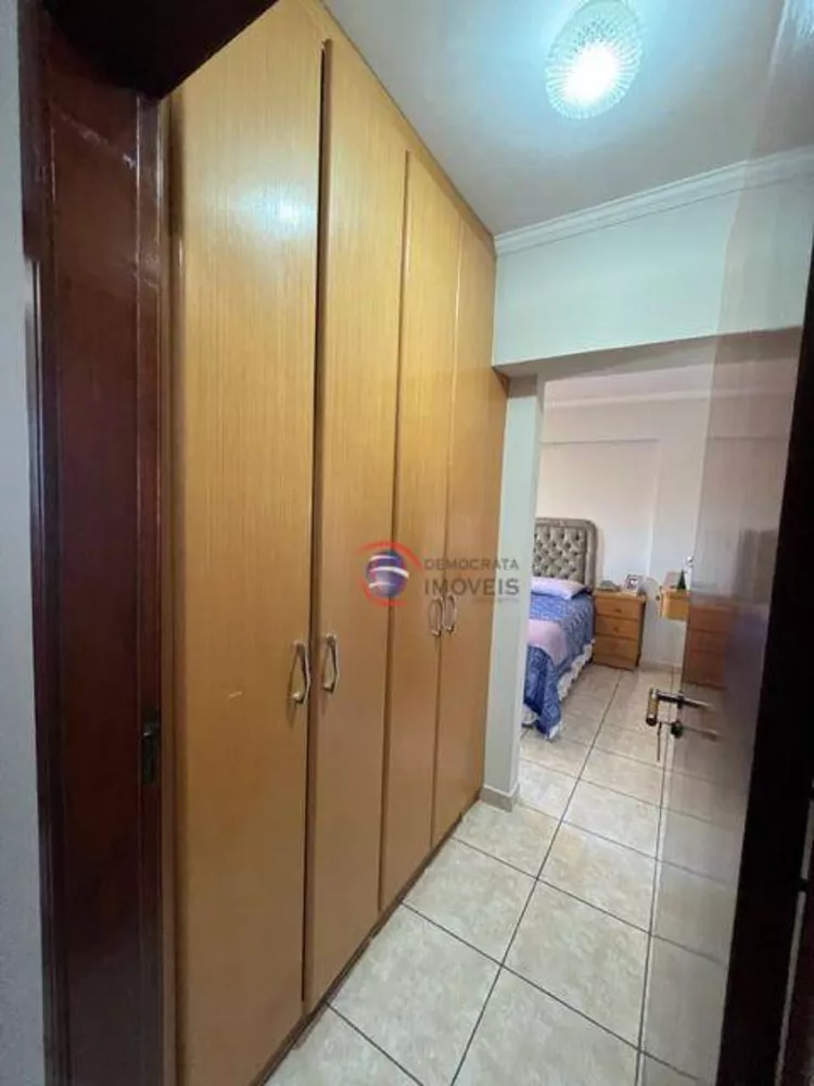 Apartamento à venda com 3 quartos, 133m² - Foto 2