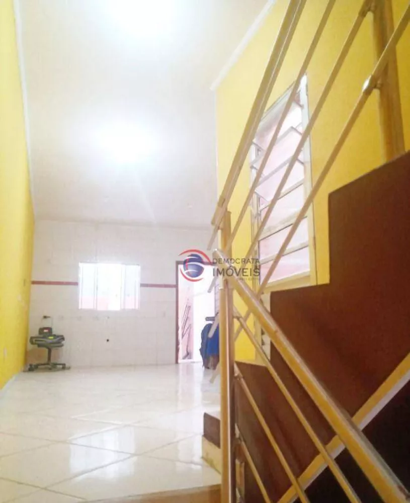 Sobrado à venda com 2 quartos, 110m² - Foto 1