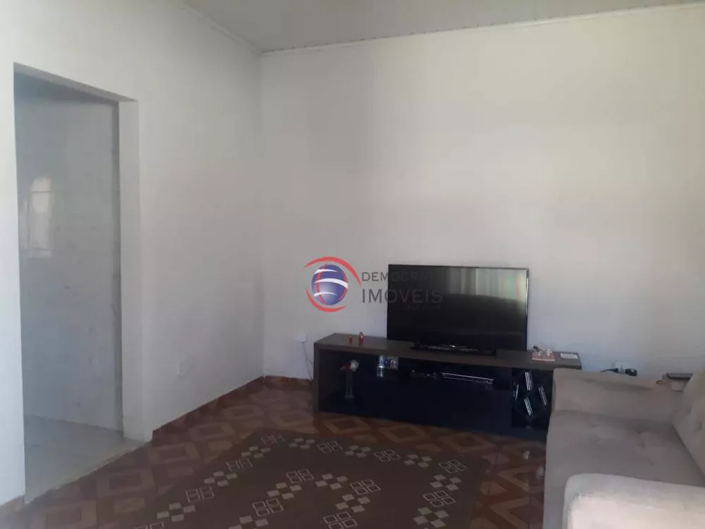 Casa à venda com 2 quartos, 135m² - Foto 2