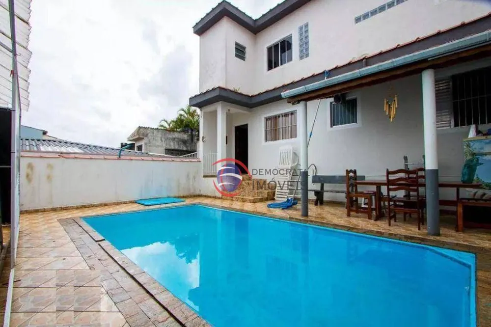 Sobrado, 2 quartos, 224 m² - Foto 1
