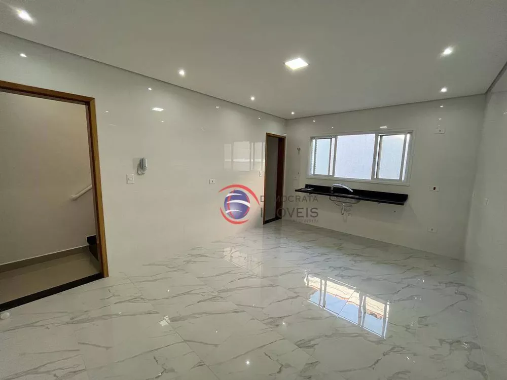 Sobrado à venda com 2 quartos, 243m² - Foto 1