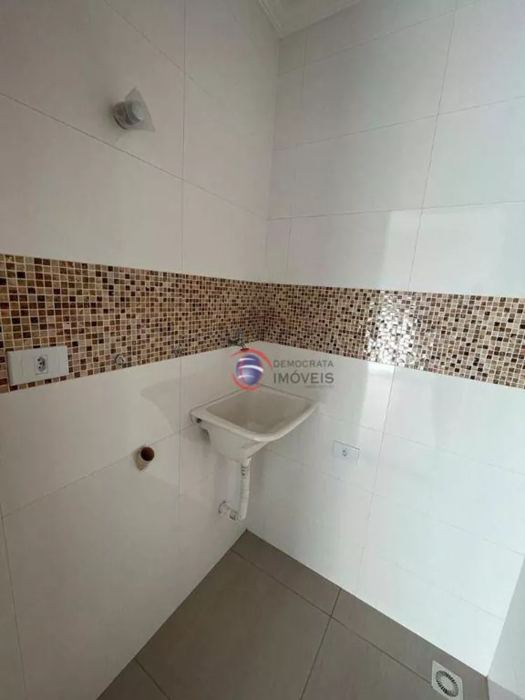 Sobrado à venda com 2 quartos, 243m² - Foto 11