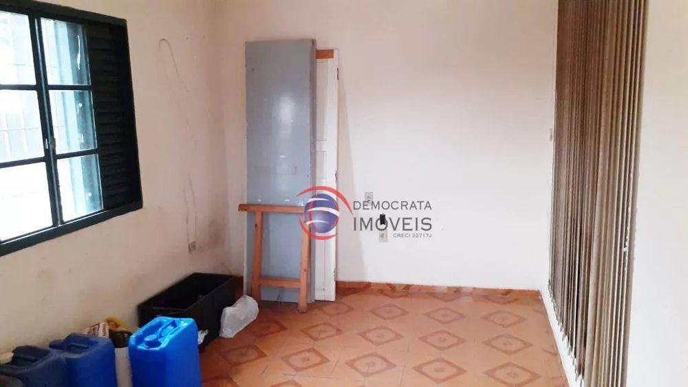 Casa à venda com 2 quartos, 120m² - Foto 2