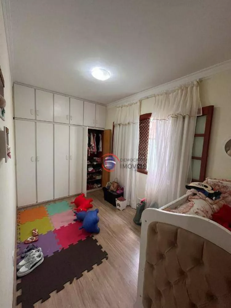 Sobrado à venda com 4 quartos, 253m² - Foto 4