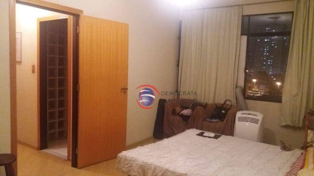 Apartamento à venda com 4 quartos, 256m² - Foto 4