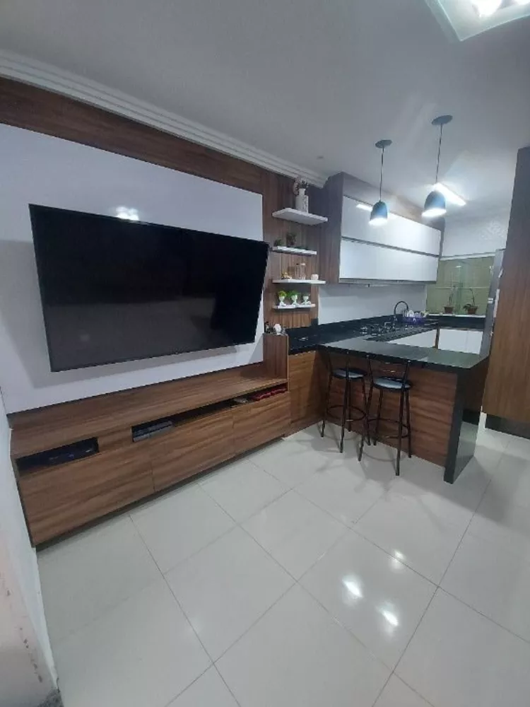 Sobrado à venda com 2 quartos, 114m² - Foto 1