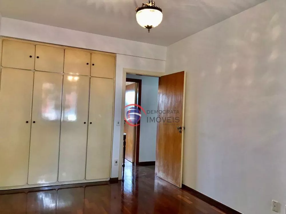 Apartamento à venda com 3 quartos, 160m² - Foto 4