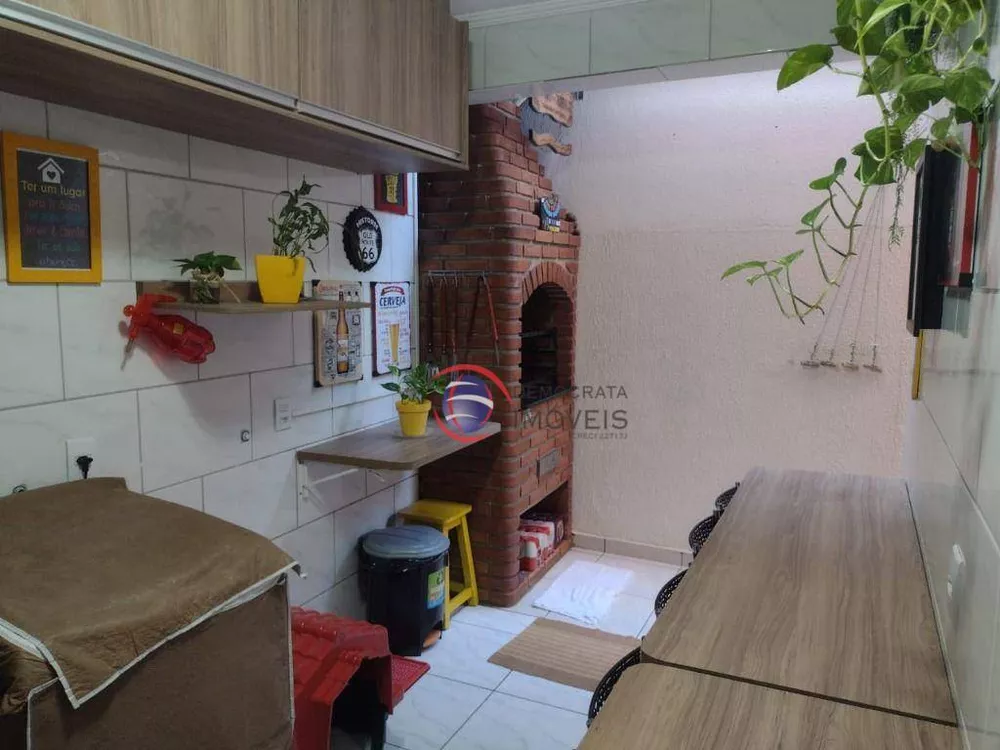 Sobrado à venda com 3 quartos, 131m² - Foto 1