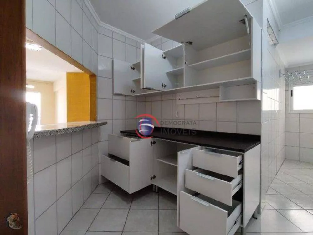 Apartamento à venda com 2 quartos, 70m² - Foto 11