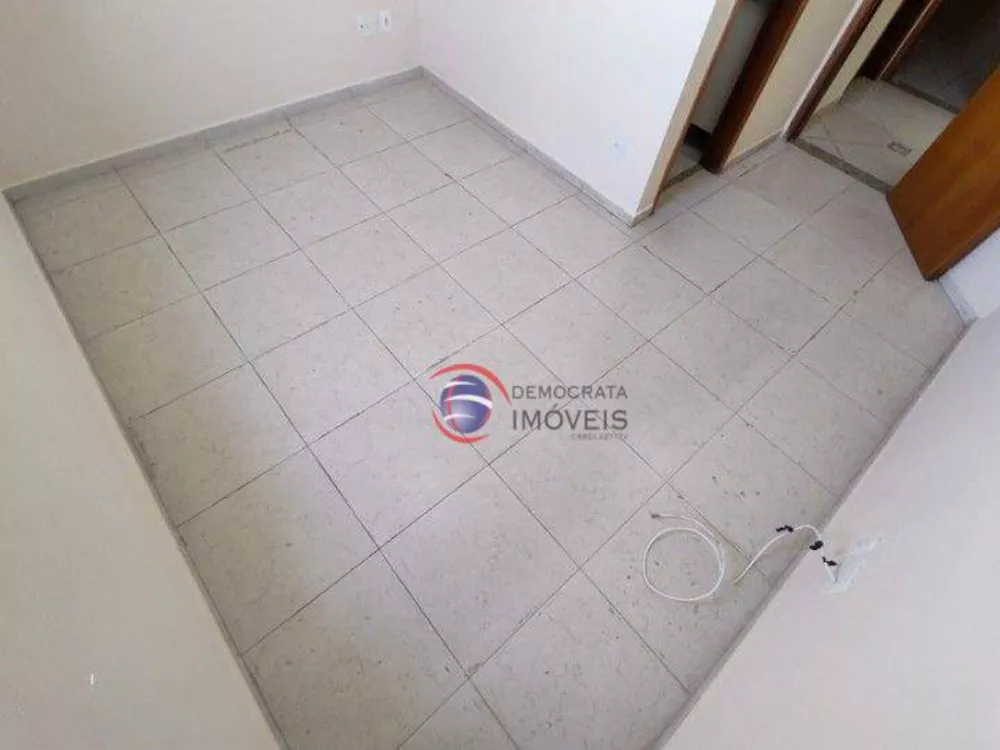 Apartamento à venda com 2 quartos, 70m² - Foto 4