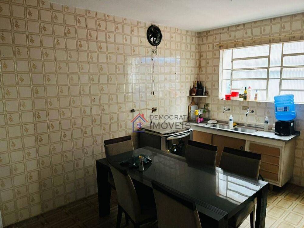 Sobrado, 3 quartos, 200 m² - Foto 1
