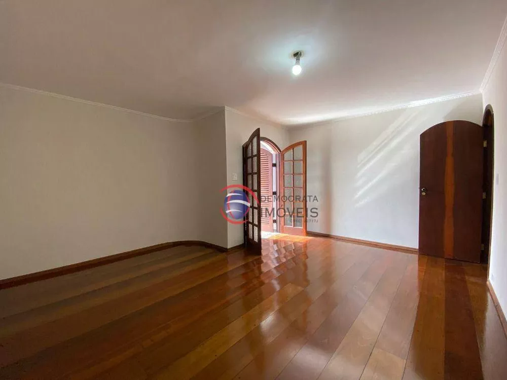 Sobrado à venda com 3 quartos, 118m² - Foto 1