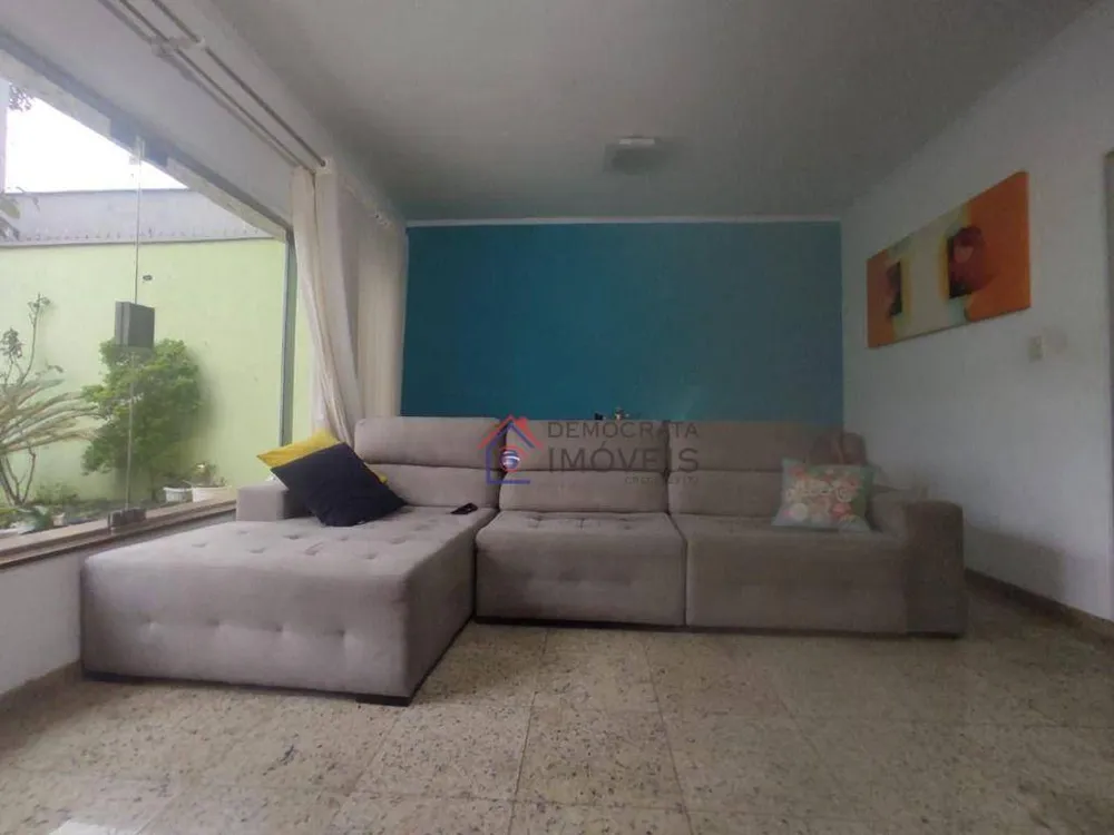 Sobrado, 3 quartos, 237 m² - Foto 2