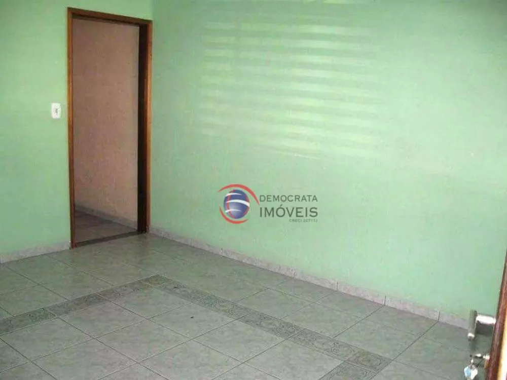 Sobrado à venda com 3 quartos, 180m² - Foto 3