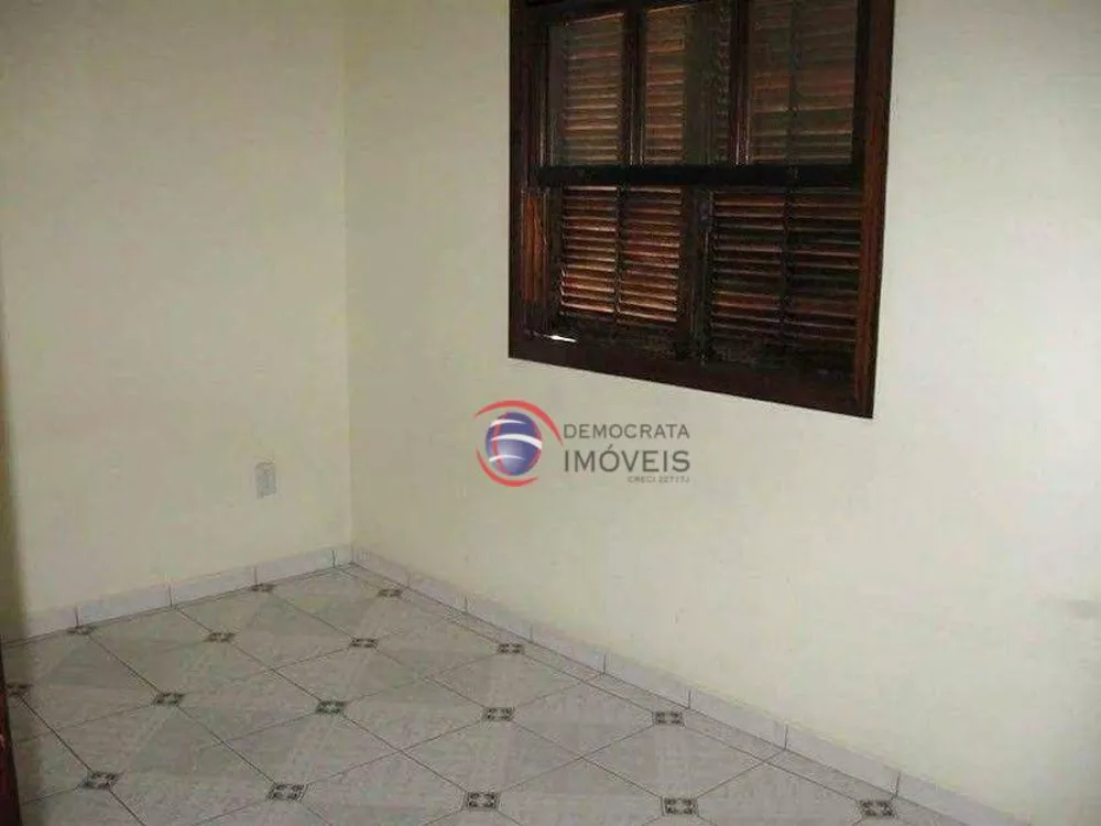 Sobrado à venda com 3 quartos, 180m² - Foto 2