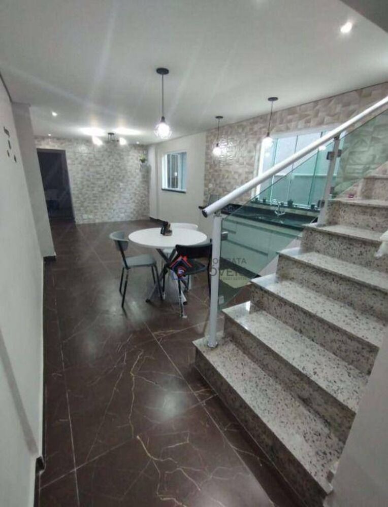 Sobrado, 4 quartos, 208 m² - Foto 1