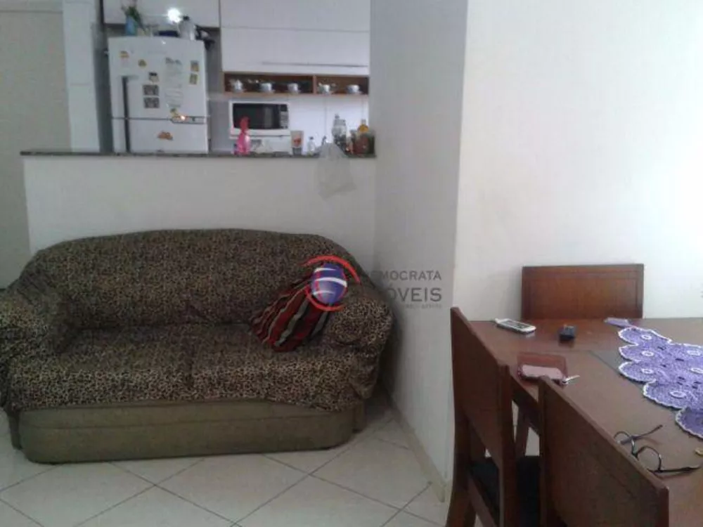 Apartamento à venda com 2 quartos, 67m² - Foto 3