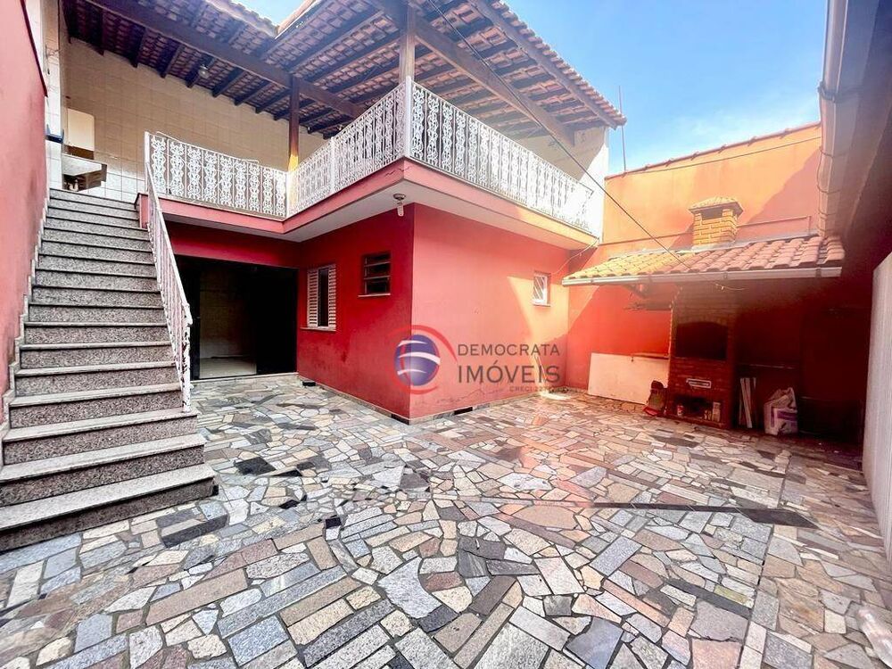Sobrado, 3 quartos, 380 m² - Foto 1