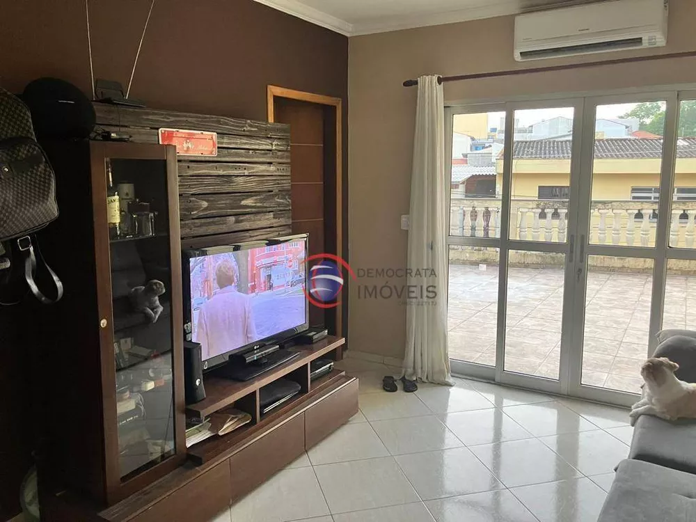 Sobrado à venda com 5 quartos, 284m² - Foto 1