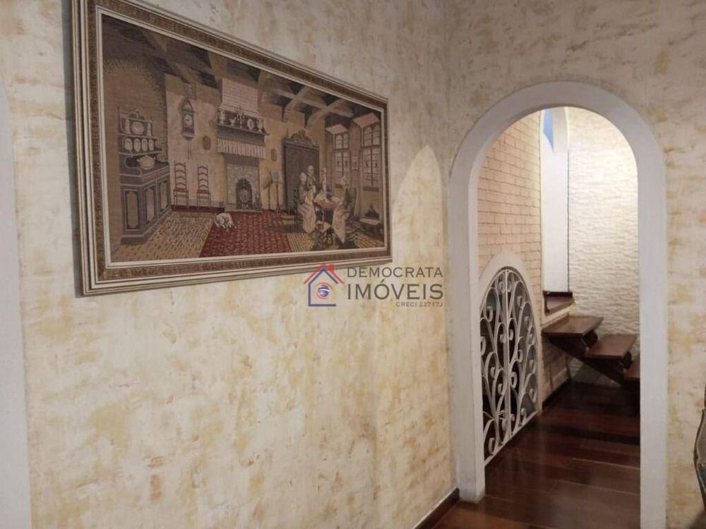 Sobrado, 4 quartos, 301 m² - Foto 2