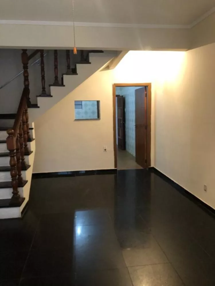 Sobrado à venda com 2 quartos, 127m² - Foto 2