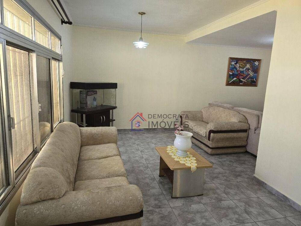 Casa, 3 quartos, 250 m² - Foto 2