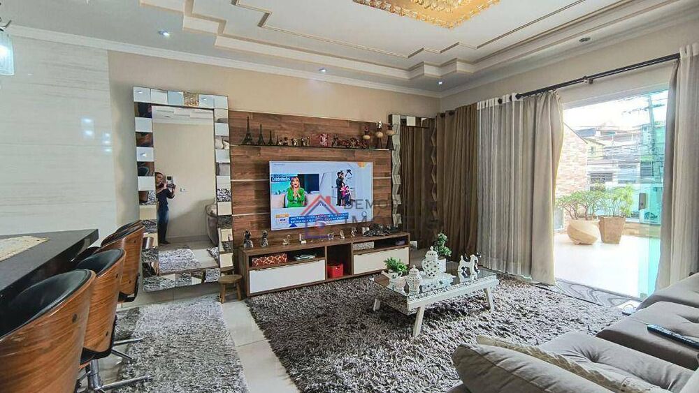 Sobrado, 4 quartos, 182 m² - Foto 1