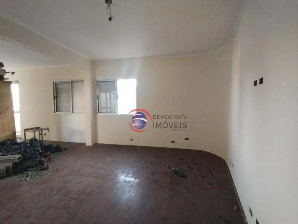 Apartamento à venda com 3 quartos, 200m² - Foto 1