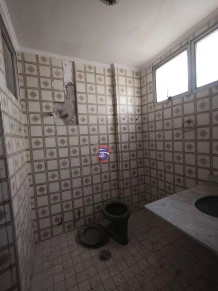 Apartamento à venda com 3 quartos, 200m² - Foto 11