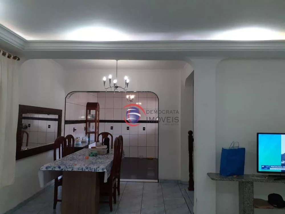 Casa à venda com 3 quartos, 360m² - Foto 2