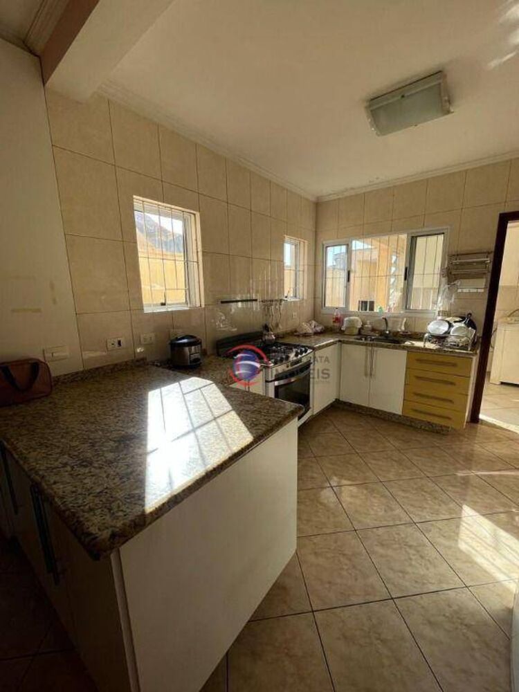 Sobrado, 4 quartos, 250 m² - Foto 1