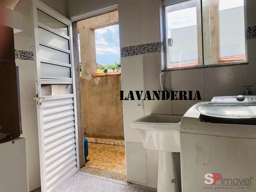 Casa à venda com 3 quartos, 187m² - Foto 1