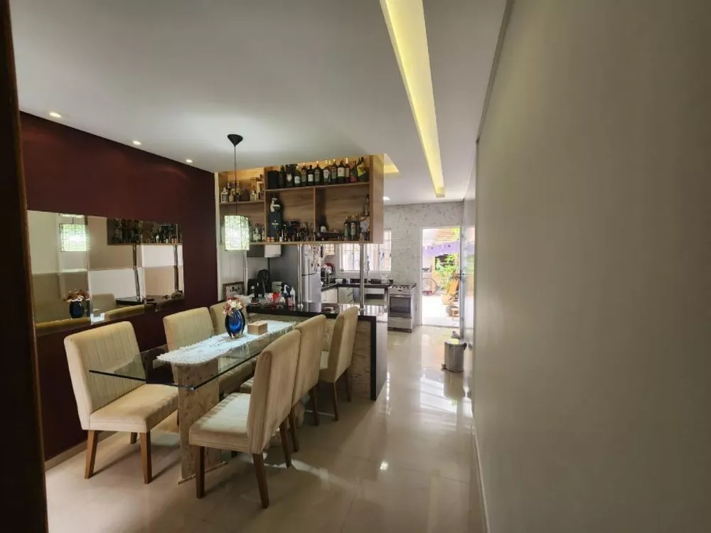 Sobrado à venda com 3 quartos, 120m² - Foto 1