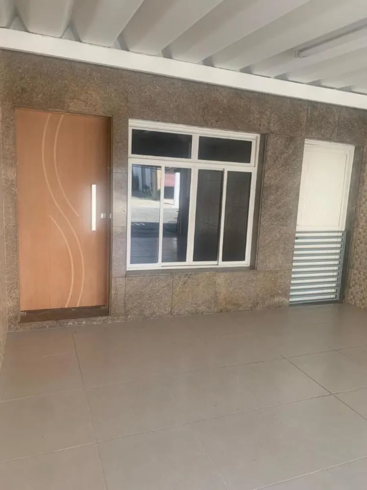Casa, 3 quartos, 200 m² - Foto 1
