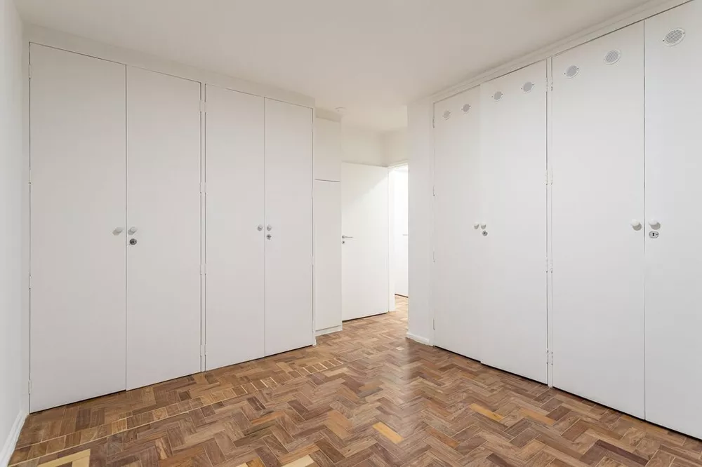 Apartamento à venda com 2 quartos, 130m² - Foto 2