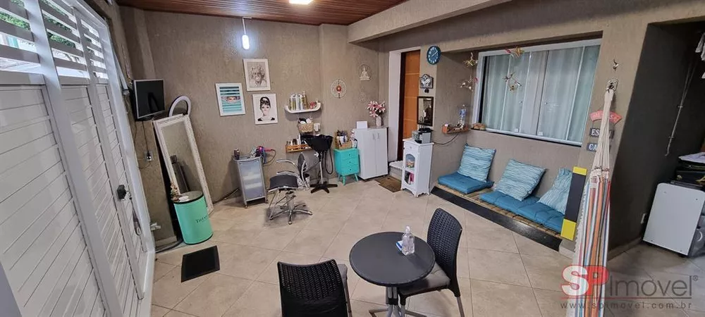 Casa à venda com 3 quartos, 120m² - Foto 1