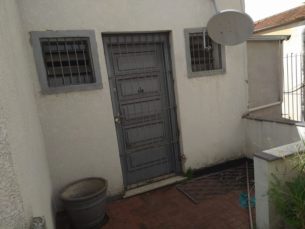 Casa à venda com 1 quarto, 325m² - Foto 2