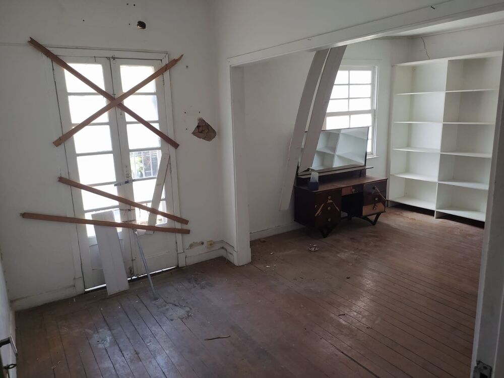 Casa à venda com 1 quarto, 325m² - Foto 1