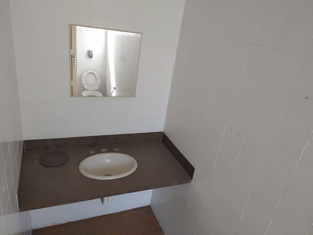 Casa à venda com 1 quarto, 325m² - Foto 3