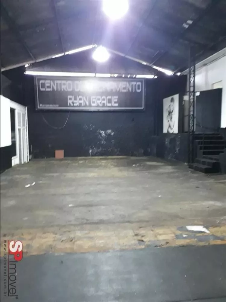 Prédio Inteiro à venda com 1 quarto, 979m² - Foto 4