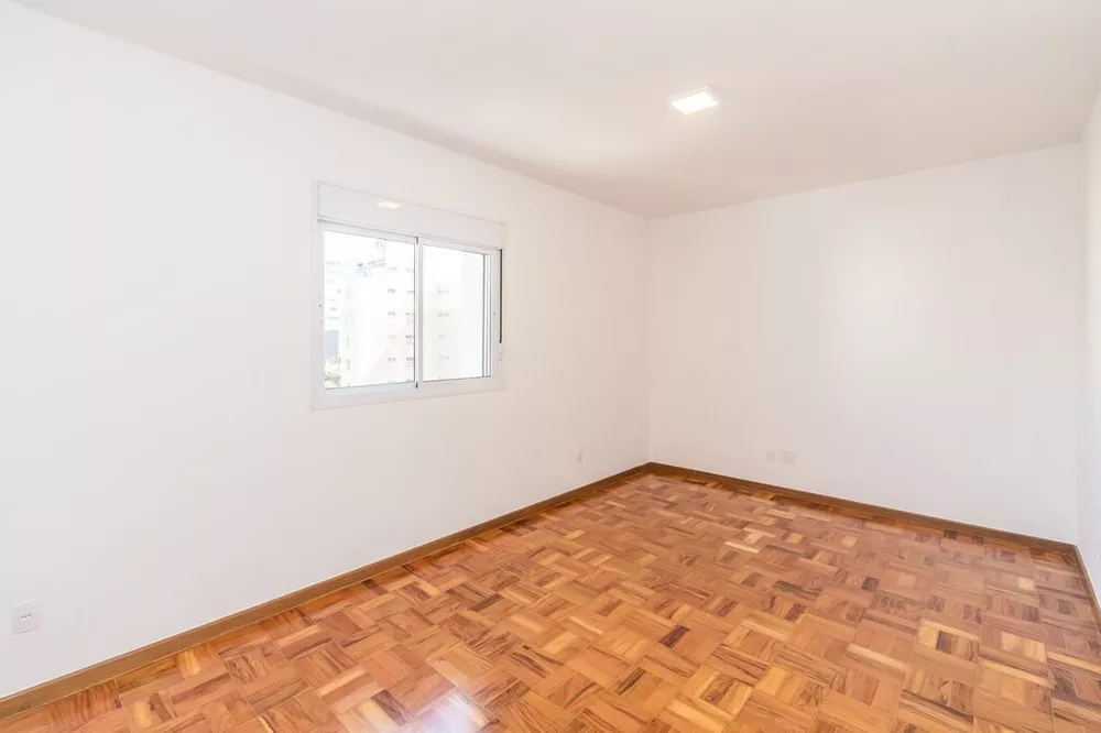 Apartamento à venda com 3 quartos, 140m² - Foto 4