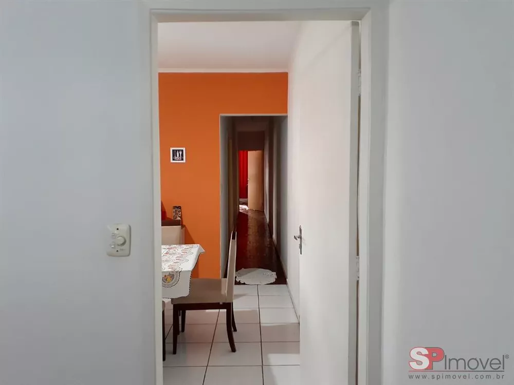 Casa à venda com 3 quartos, 221m² - Foto 1