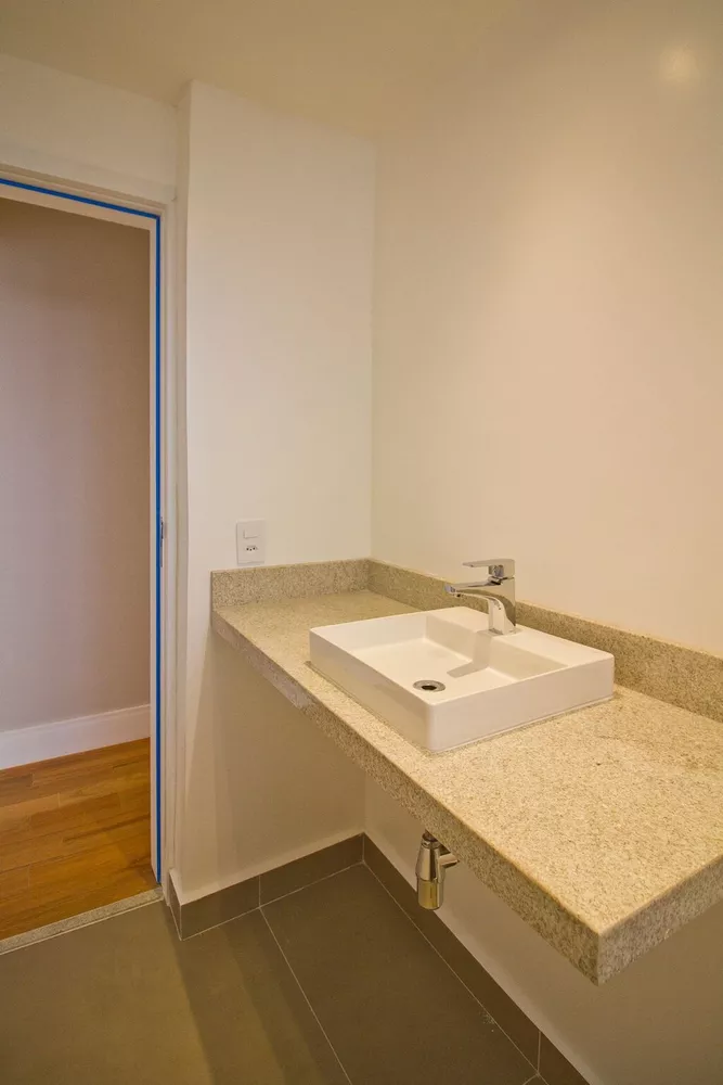 Apartamento à venda com 2 quartos, 67m² - Foto 3