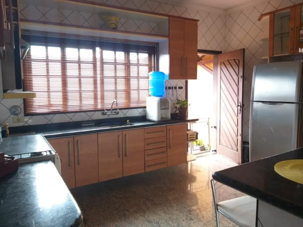 Casa, 3 quartos, 270 m² - Foto 4