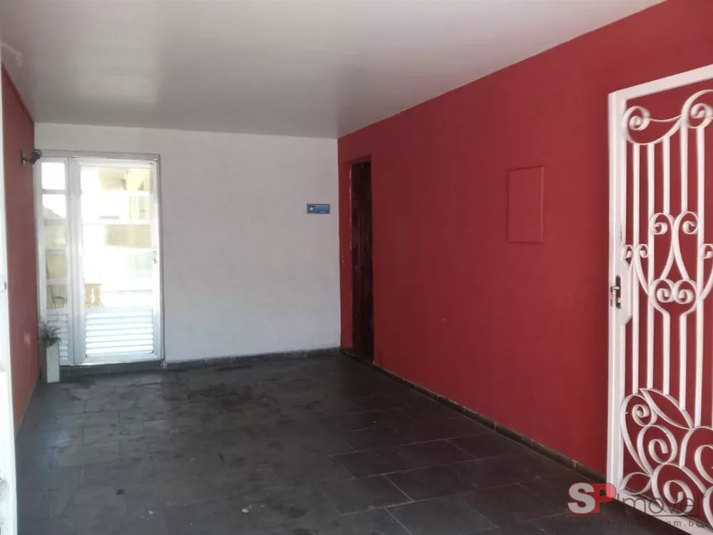 Casa à venda com 3 quartos, 204m² - Foto 1