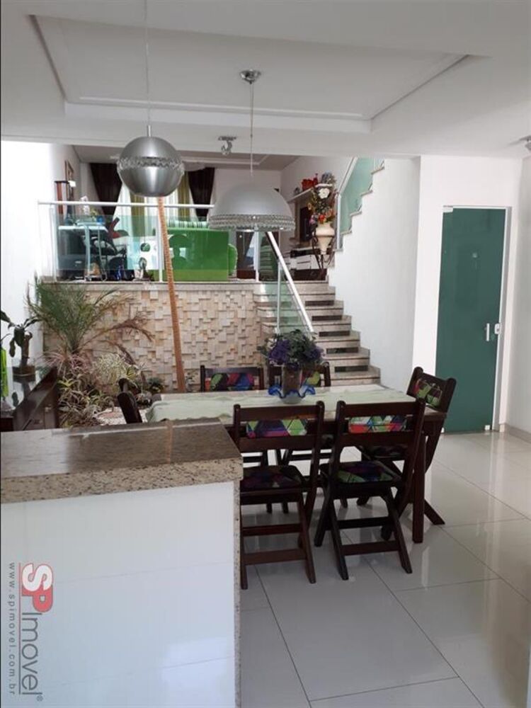 Casa, 3 quartos, 175 m² - Foto 1