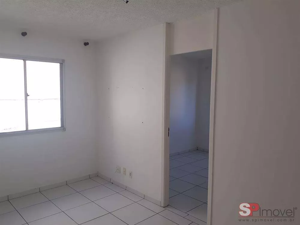 Apartamento à venda com 3 quartos, 65m² - Foto 2