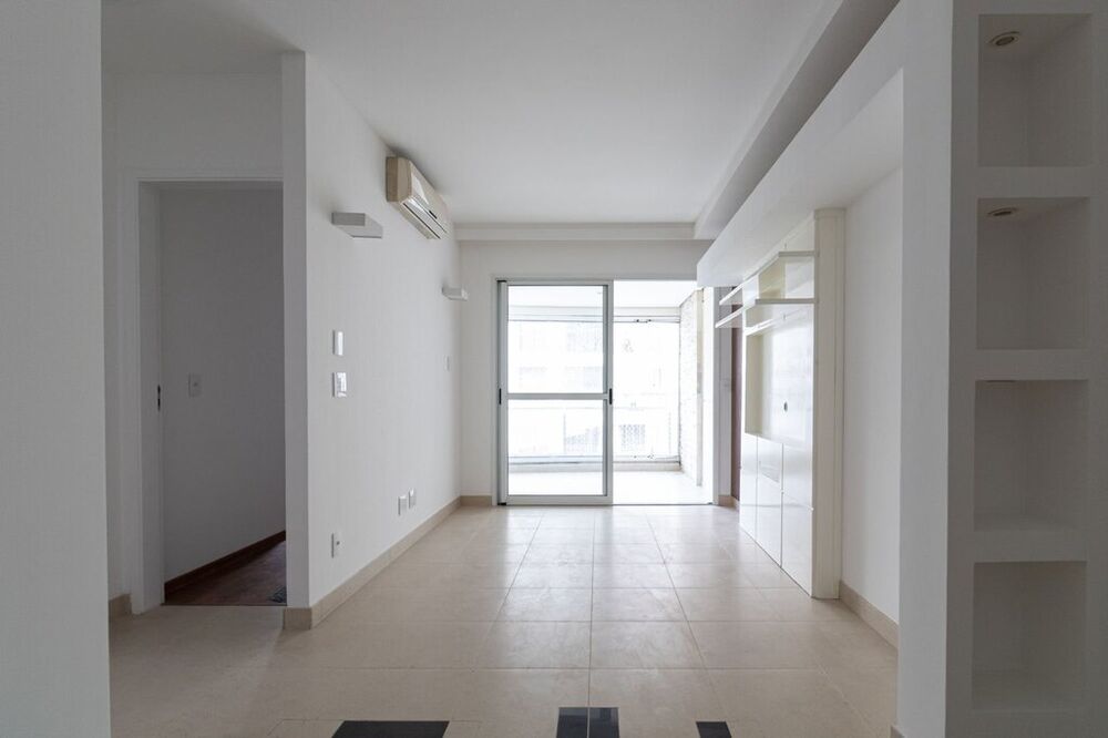 Apartamento à venda com 2 quartos, 65m² - Foto 1