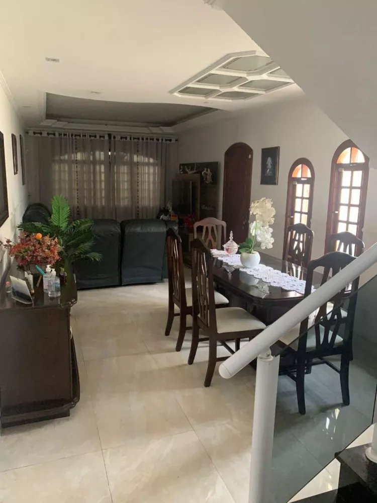 Sobrado à venda com 3 quartos, 240m² - Foto 4