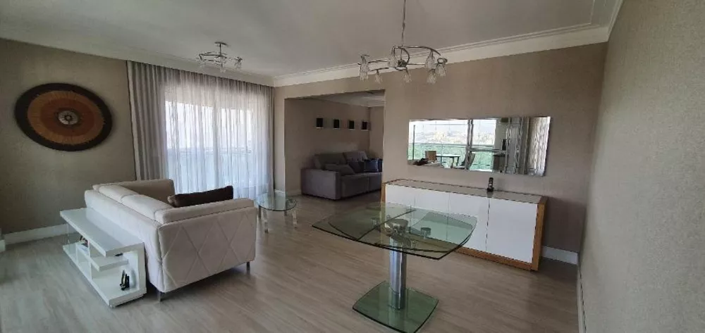 Apartamento à venda com 3 quartos, 145m² - Foto 1